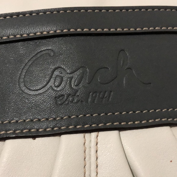 Coach Leather Tote East/West Gallery Tote. - Picture 3 of 17